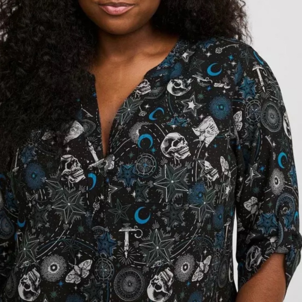 Torrid 3 Harper 3/4 Sleeve Pullover Tunic Top Skull Celestial witchy vibe blouse - Picture 2 of 16